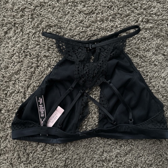 Victoria’s Secret Black lace bralette with removable padding #lingerie - Picture 2 of 3